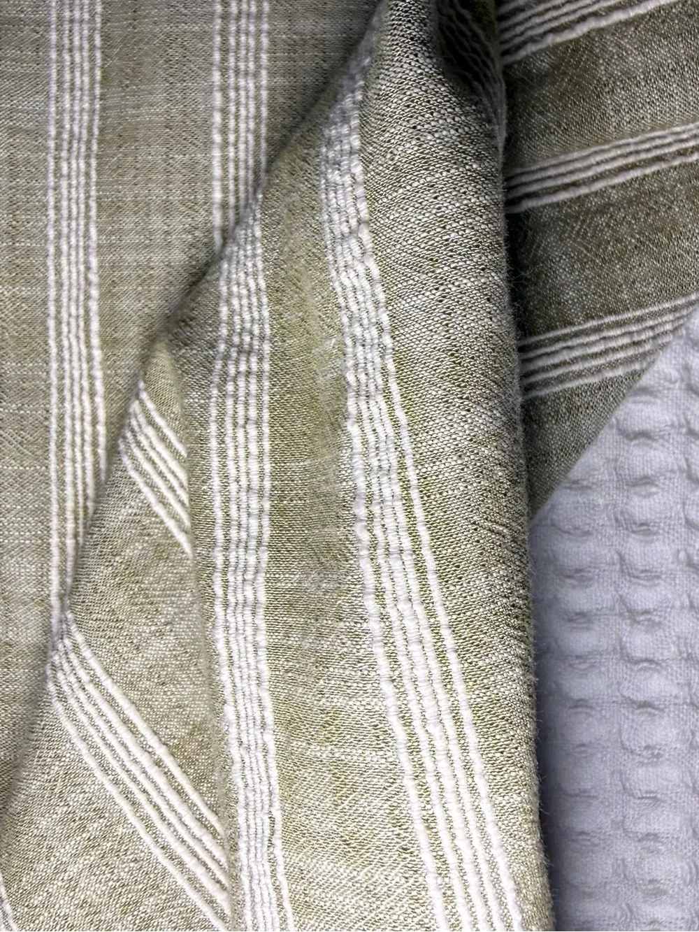 Banana Republic Men’s Linen Blend Camp Shirt Olive Green White Stripe Size S